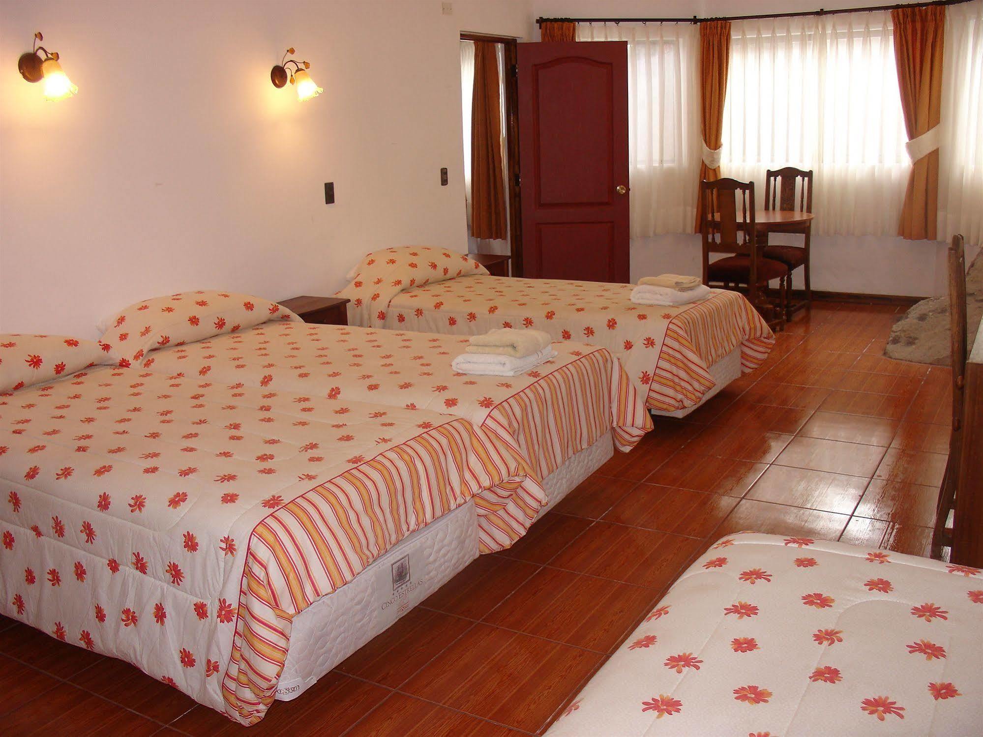 Hotel Victoria Hanga Roa Exterior photo